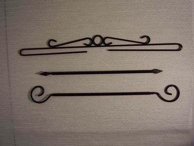 Metallinen seinävaateripustin